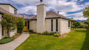 Cherry Lodge - Wanaka Holiday Home